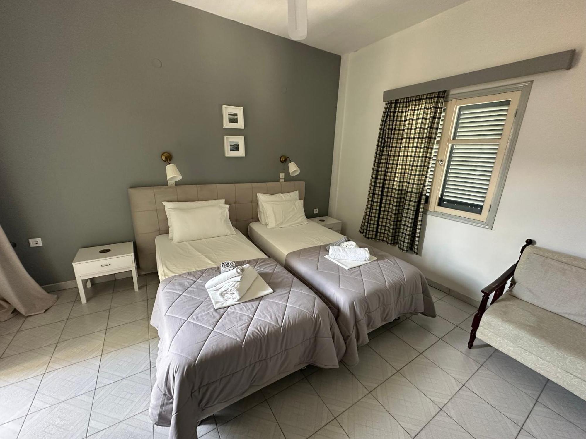 George Apartments Livádia Kültér fotó