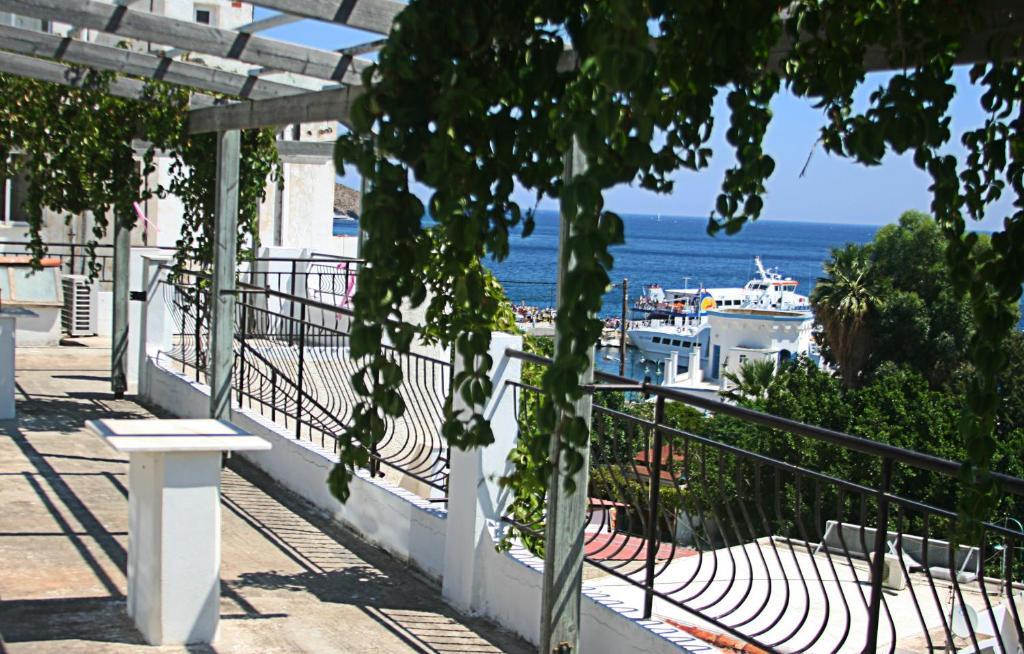 George Apartments Livádia Kültér fotó